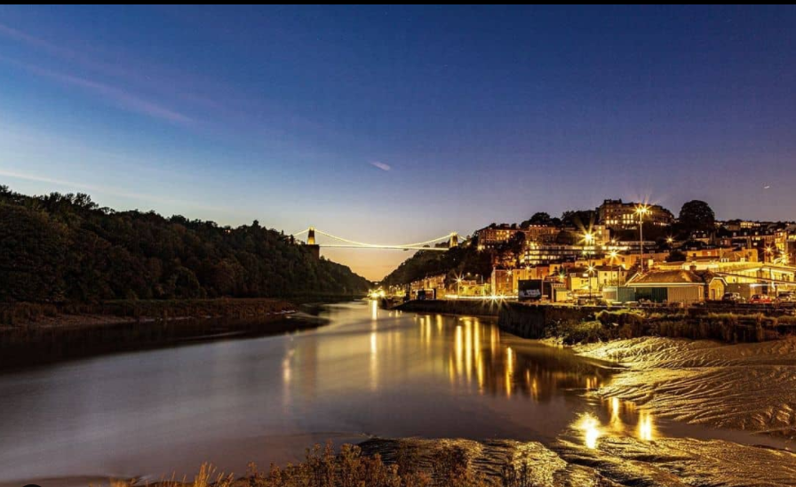 BBCBristol's tweet photo. 💫@leightondaintree 
#bristol #bristol_lens #bristoluk #bristollife #cliftonsuspensionbridge #clifton #views #lights #allofthelights #photographylover https://t.co/d4rDUQyPra