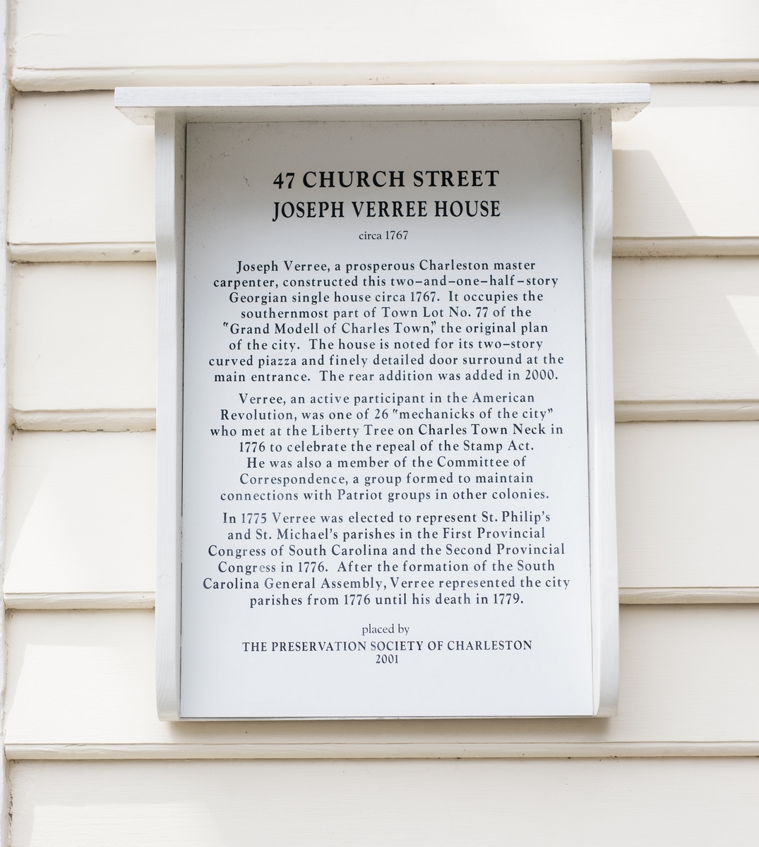 CarriageCHS's tweet photo. The Joseph Veree House. Classic early Georgian architecture graces this wonderful South of Broad home. To-the-period proportions and scale combined with modern additions allow for today's living. Listed by Charles Sullivan. https://t.co/kQ8VTKRxzo https://t.co/UXfRbJrB3Z