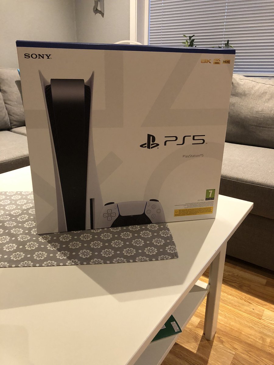 Lurweleewen tweet media