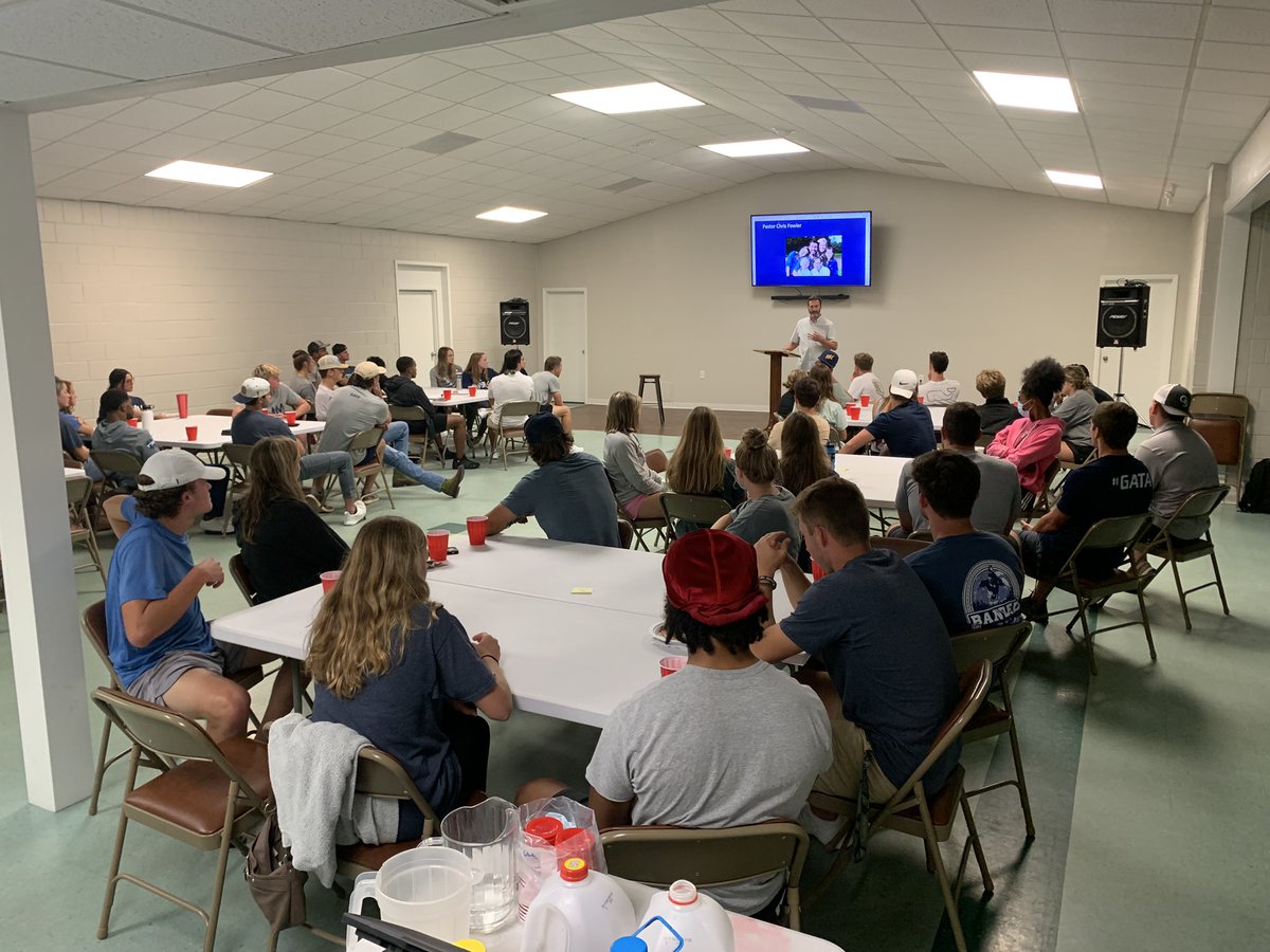 GS_AIA's tweet photo. Thank you Pastor Chris Fowler for challenging our athletes at training table last night. Thank you Uncle Shugs Chicken Barn for the amazing chicken! #WinBuildSend https://t.co/ufHXHdzDq3