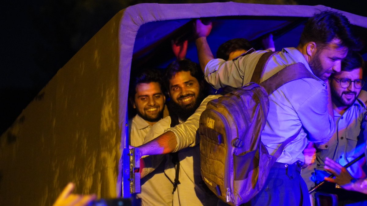 JamiatPK's tweet photo. The air of victory has started to blow. ALHAMDULILLAH detained students have been released,once @PresidentIJT gave a final ultimatum. Our struggle hasn't ended. Stay united, and all the scores will be settled.
#werejectPMC #JamiatForStudents https://t.co/lgVxLyEoah