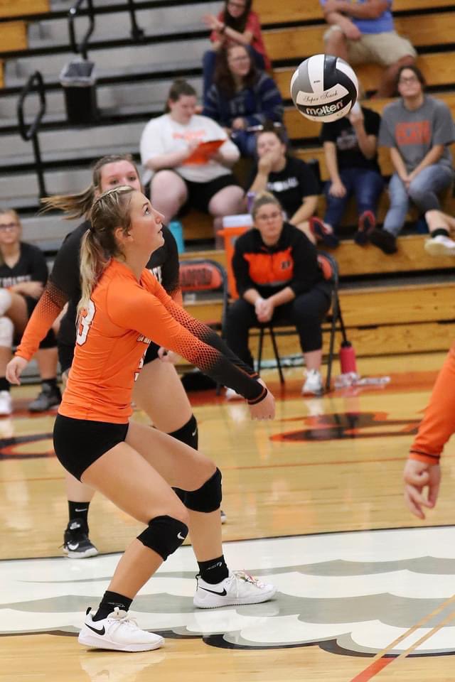 RoadersVolley's tweet photo. Rylee Canan man her in that libero jersey. She is an animal on the floor currently sitting as the top digger in conference w/452 digs, broke the digs record per game w/45 at FM then broke it w/49 vs MV. She also broke the season dig record on vs Botkins. Good luck in the future. https://t.co/hBek9MeWOK