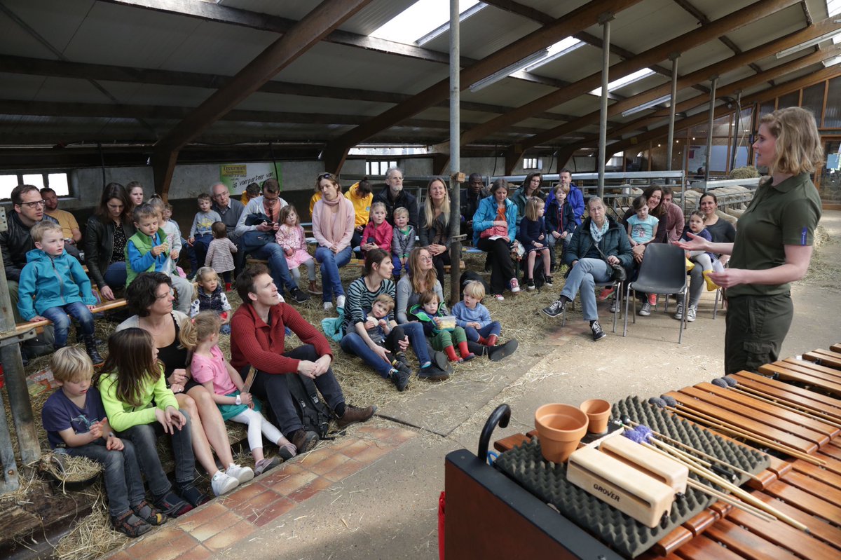 Komend weekend en er zijn nog kaarten!! 
Tijdens het familieconcert in de stal van <a href="/belevenisboer/">belevenisboerderij</a> Schieveen in Rotterdam vertelt Carla Leurs 🎻 een muzikaal verhaal 🎼 voor jong en oud #kamermuziekfestival Kaarten via natuurmonumenten.nl/natuurgebieden…