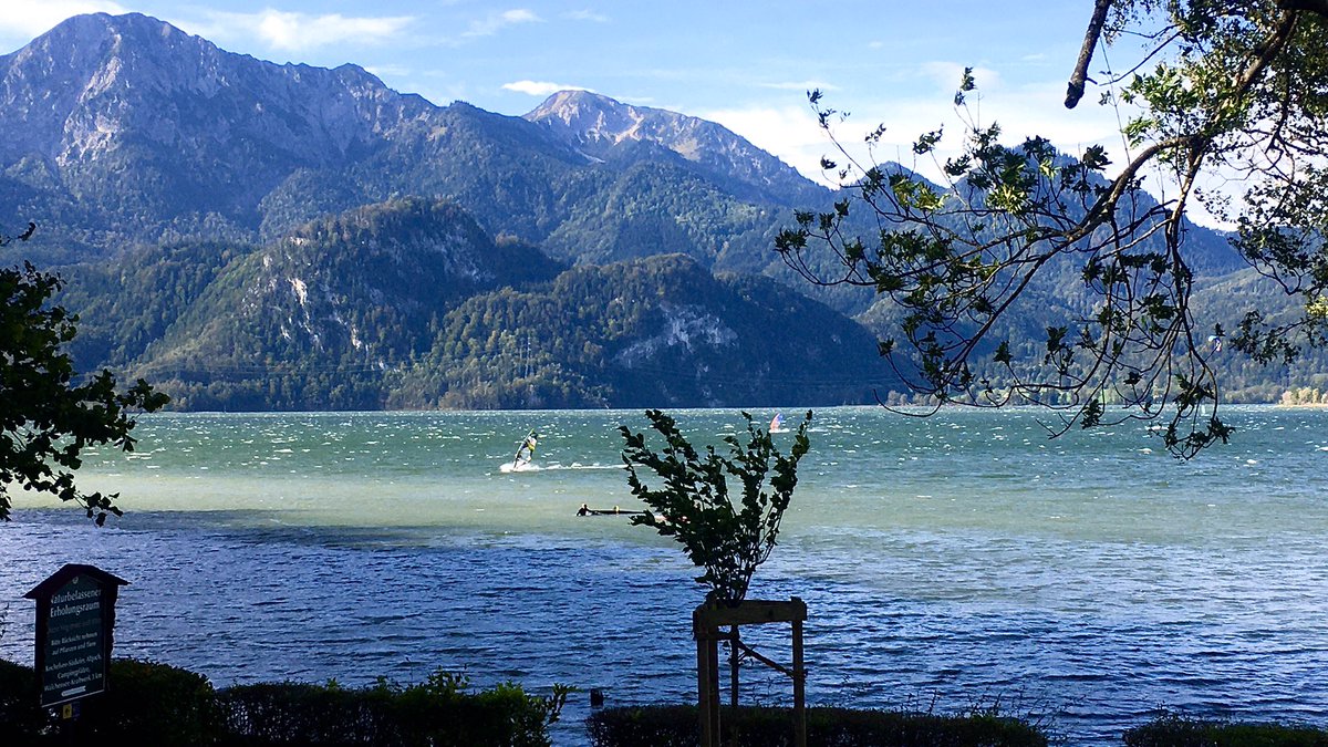 Great Session with Föhnstorm at Lake Kochel #Bavaria #windsurfing last sunday 🤟🤟