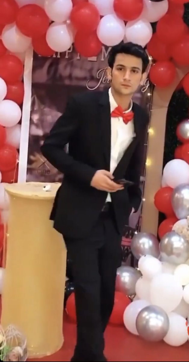 MaazxAddiction's tweet photo. MASHALLAH HANDSOME            @Maaz_safder #happyonemillionmaaz                  #maazsafder                              #1Mmaazsafderworld https://t.co/OPbKEdj1Mn