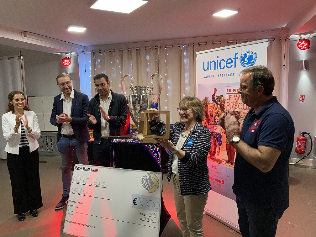 FCBPenyes's tweet photo. 🔥 ¡El Congreso de Peñas Francófonas se pudo volver a realizar este año con más de 50 peñistas participantes!

👉 https://t.co/mhOALwrUIM

🔵🔴 #ForçaBarça #BarçaPenyes https://t.co/dvbTJI2IH0