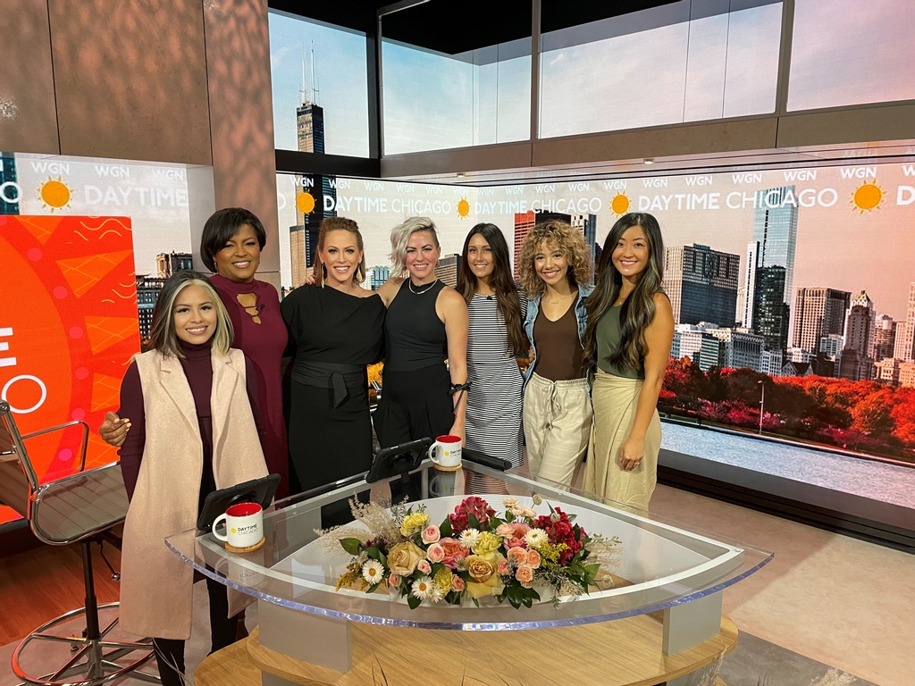 DaytimeChicago's tweet photo. Fall isn't just for cozy sweaters and warm lattes!! Check out some beautiful fall hair trends from Meraki Room Chicago.
https://t.co/pDsg1ynpo0
#autumnhair #fallhaircolor #dimensionalhair @amyrutledgetv @tonyafrancisco https://t.co/Kj9HRjhaUH