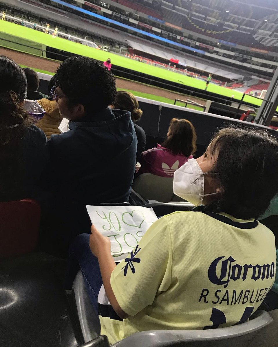 josss_da_bosss's tweet image. Retweet para encontrar a esta pequeña, poderla conocer y regalarle mi playera 😊🤩