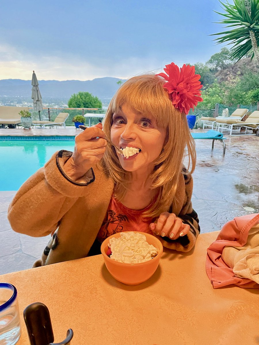 Seeing the word "Tenuta" all throughout #Italy for months made me miss my little Princess Cake <a href="/JudyTenuta/">Judy Tenuta</a> even more. So last nite we made a vegetarian feast over at my place. A rare thunderstorm kept me from burning the peppers. <a href="/BillSiddons/">Bill Siddons</a>