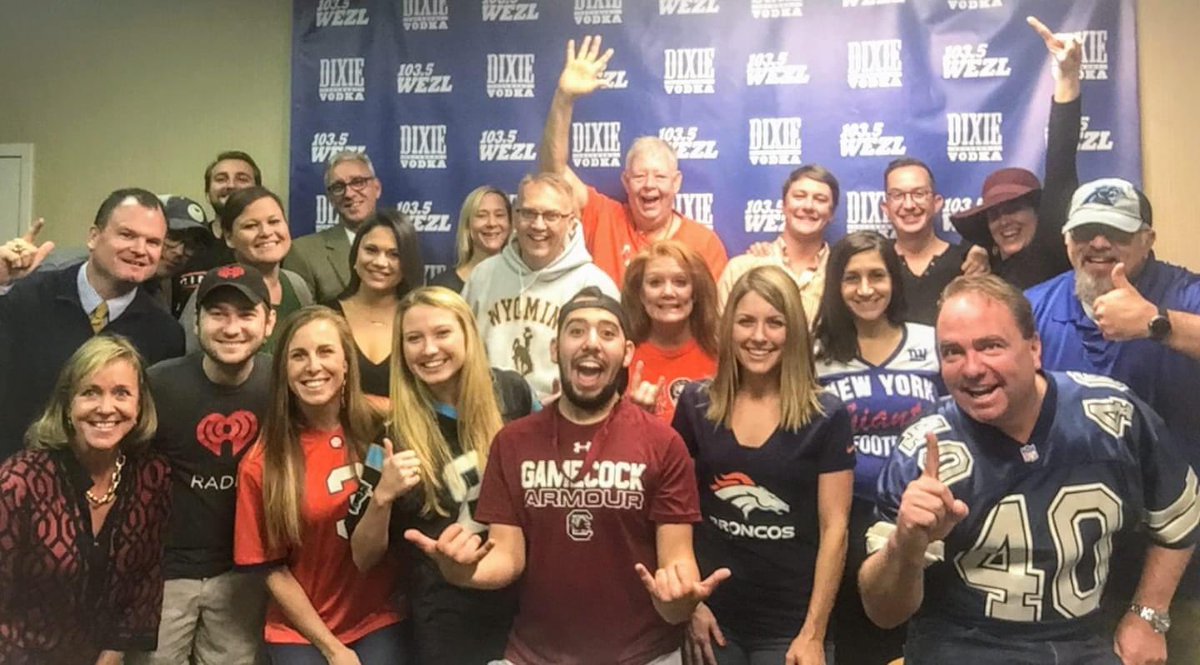 kelly_golden's tweet image. Willie was a fellow kindred spirit! He and I would spend many an hour in-studio bickering about everything, including the day's top stories. He'd walk in loud as can be exclaiming "Jane, you ignorant slut!" ref. #PointCounterPoint #SNL Anyone who really knew Willie understood 1/2