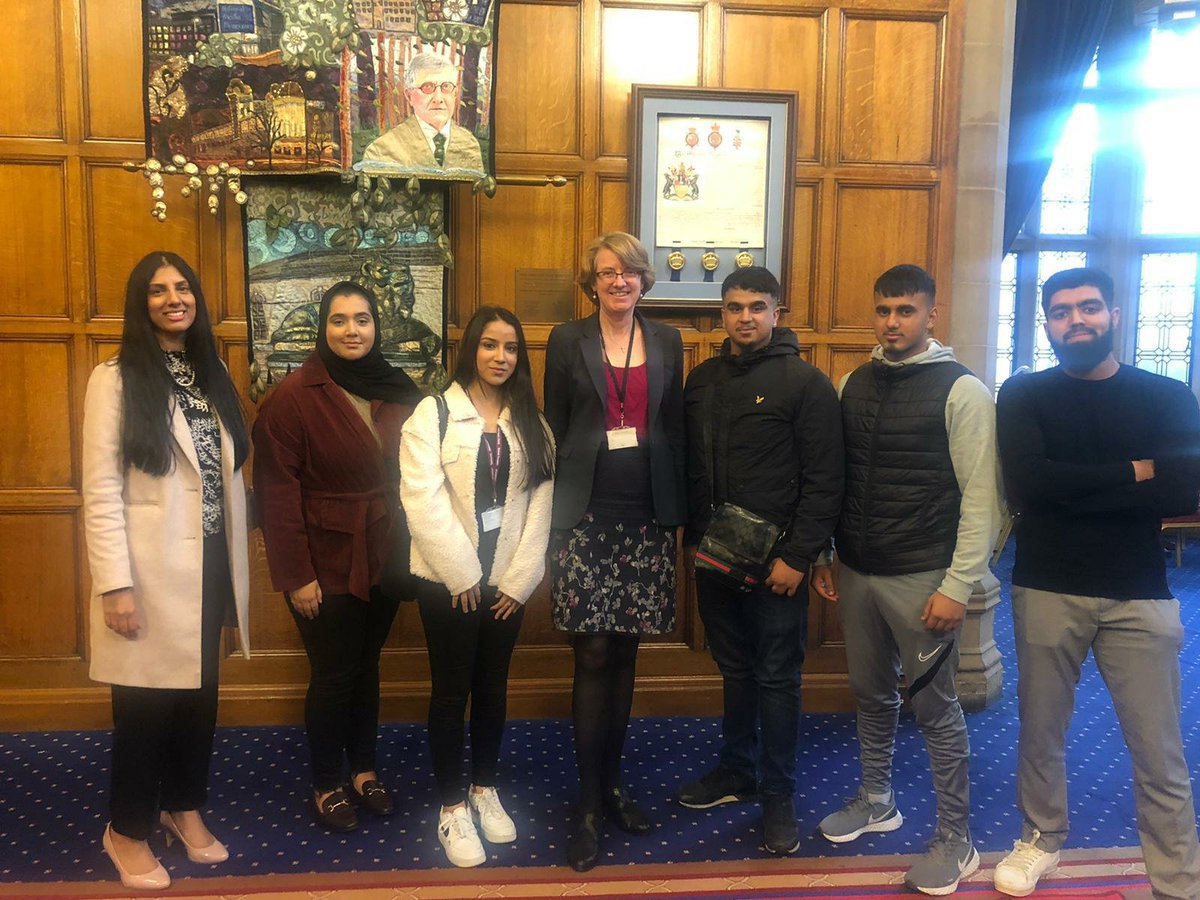 YoungInCovid (@young_in_covid) on Twitter photo Thanks to <a href="/SHinchcliffe/">Susan Hinchcliffe</a> for taking the time out to speak to us about our <a href="/Young_in_covid/">YoungInCovid</a> film & how we prioritise youth issues in #Bradford. There’s a lot impacting young people at the moment but we want to ‘be that change’.It was also good to hear from Youth Covid Ambassadors 🙌 Thanks to <a href="/SHinchcliffe/">Susan Hinchcliffe</a> for taking the time out to speak to us about our <a href="/Young_in_covid/">YoungInCovid</a> film & how we prioritise youth issues in #Bradford. There’s a lot impacting young people at the moment but we want to ‘be that change’.It was also good to hear from Youth Covid Ambassadors 🙌