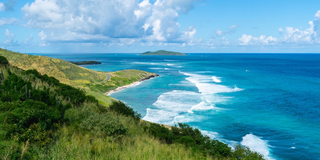 mobpassport's tweet photo. What's the easternmost point of the United States? 🧭
It's Point Udall on the island of St. Croix.🏖️ 😎🌴
#TravelTuesday #MobilePassport #Airiside #AirsideMobilePassport #VistStCroix #Vacation #Beach #BeachVibes #Caribbean #Travel #PointUdall #StCroix @USVItourism https://t.co/0twBeDeYVu