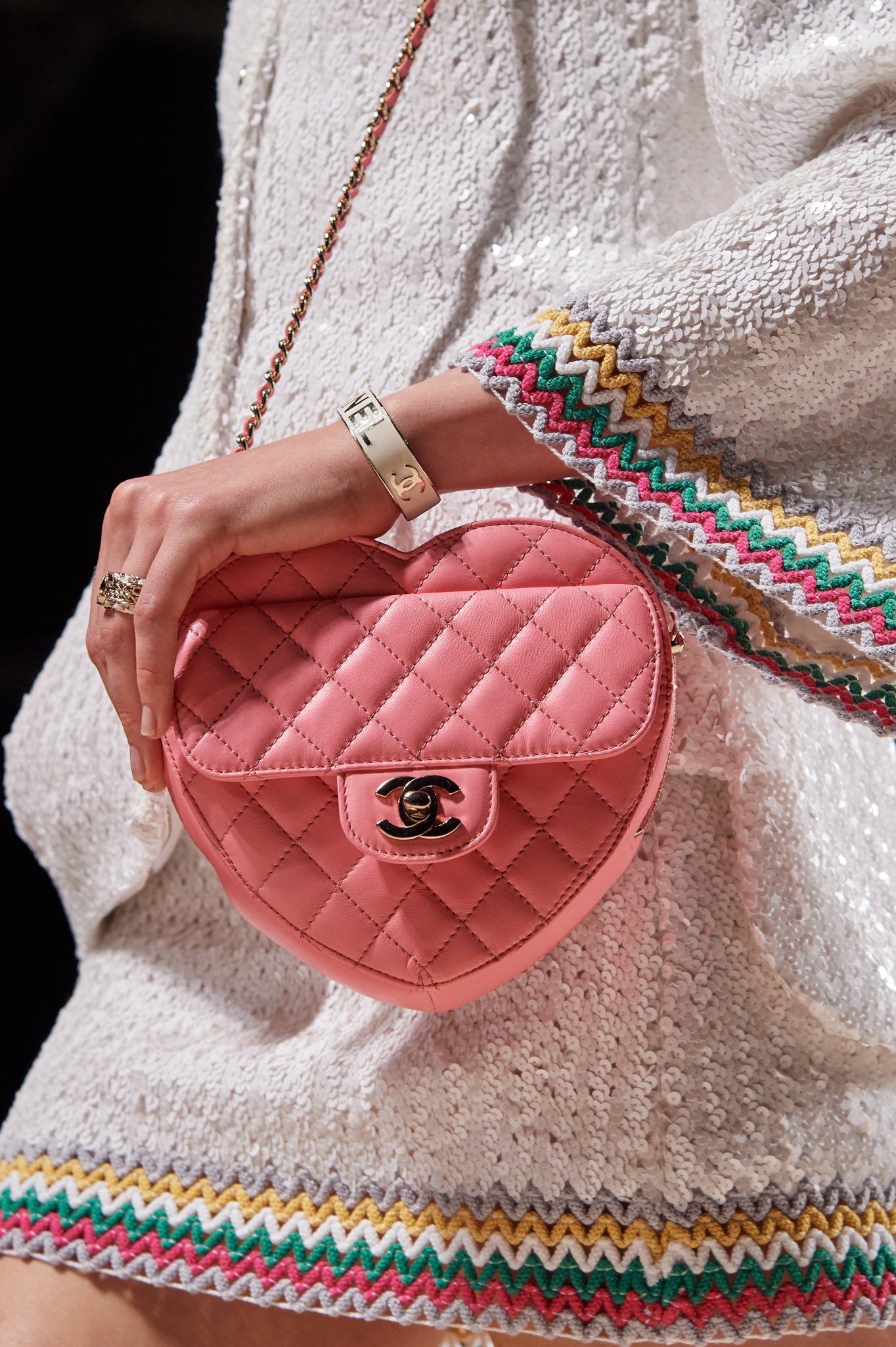 Couture is Beyond on X: Heart bags from Chanel S/S 2022 #PFW (credit:  Alessandro Lucioni/Gorunway)  / X