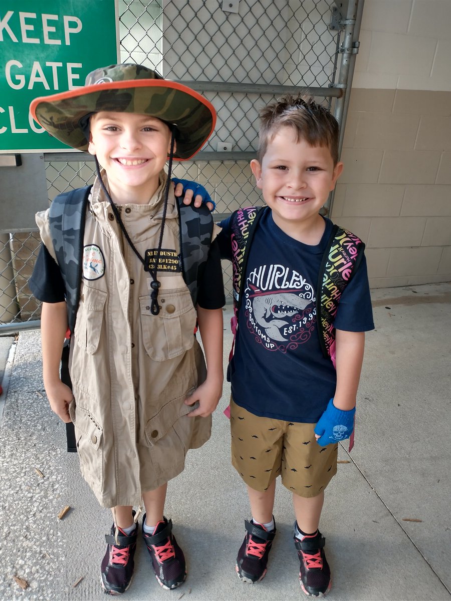 DebbieTorres69's tweet photo. Celebrating animal scientists in our SuperHero Science week!  Some classes zoomed with a marine biologist and others learned about 3D printing with Mr. Anthony!#SciencePasco #ScienceSuperheroes https://t.co/mcMy29kGZO