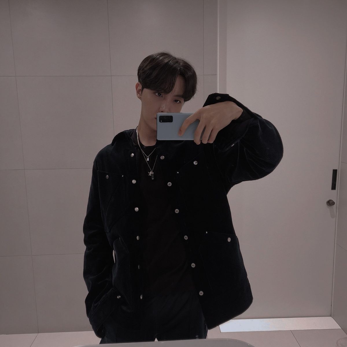 Gün gelir o ‘Yanındayım her zaman’ diyenler bile arkandan el sallarlar.