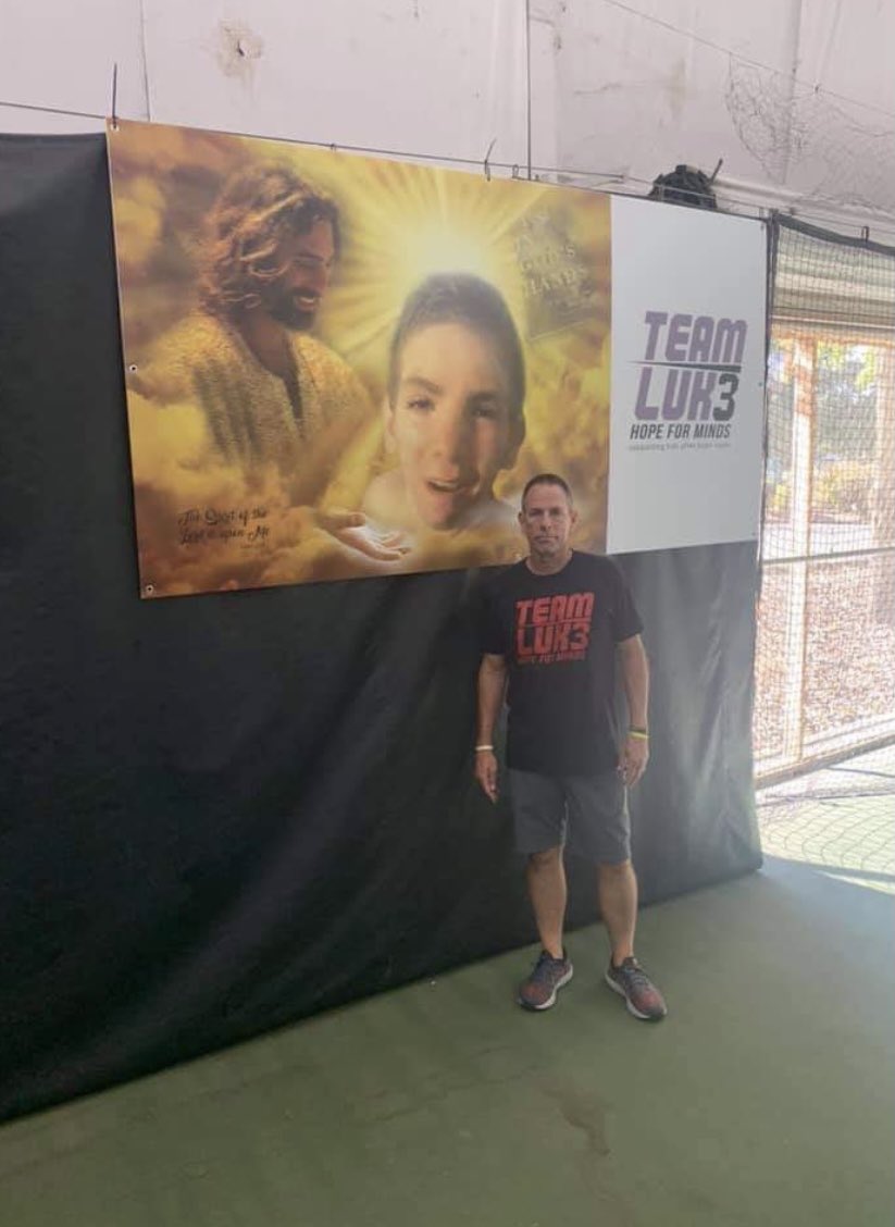 TeamLukeHFM's tweet photo. #TuesdayWithTim Tim shares his gratitude for those involved in making the “Play for Team Luke” event held Saturday a success, emphasizing his mission to keep #LukesLegacy alive.
This group of athletes truly made an impact on the lives of children after brain injury this week.💚 https://t.co/XHem3vKhCr