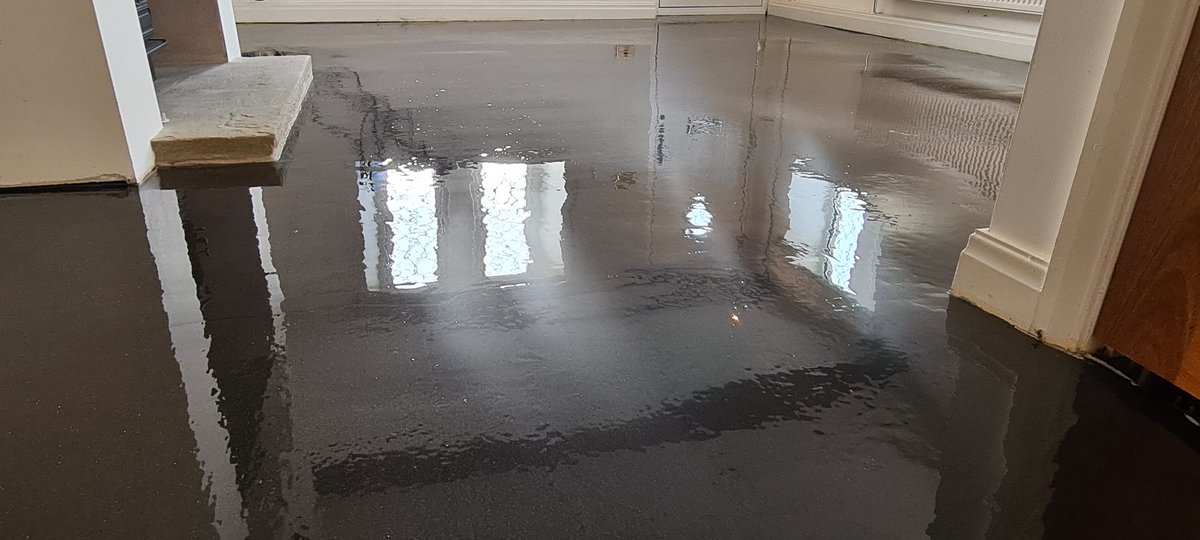 unlimitedfloors's tweet photo. Prep,prep, it's what counts for a sucessful installation. We cleaned the existing rock asphalt floor, smoothed over with Ardex screed and epoxy dpm, infamous 'ardex sandwich' topped off with a 4mm screed. @Polyflorltd camaro Lvt to top off π
#ardexsystem #flooring #lvt #designer https://t.co/A40uJVDRmv