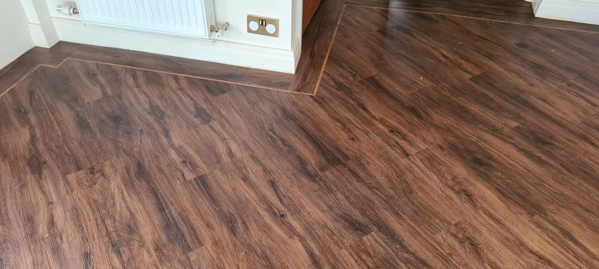 unlimitedfloors's tweet photo. Prep,prep, it's what counts for a sucessful installation. We cleaned the existing rock asphalt floor, smoothed over with Ardex screed and epoxy dpm, infamous 'ardex sandwich' topped off with a 4mm screed. @Polyflorltd camaro Lvt to top off π
#ardexsystem #flooring #lvt #designer https://t.co/A40uJVDRmv