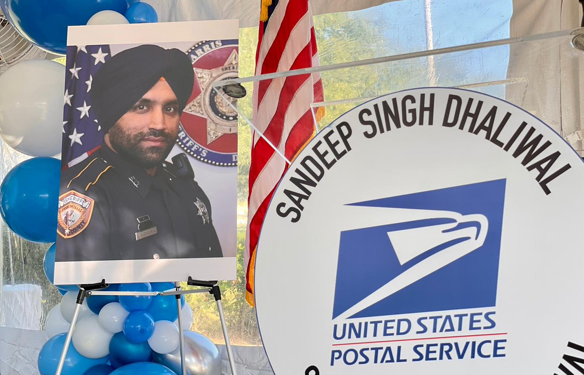 HCSOTexas's tweet photo. Our fallen brother Deputy Sandeep Singh Dhaliwal was honored by renaming a postal office in west Harris County in his memory.

We are grateful to the Texas delegation, Harris County Commissioners Court, United States Postal Office, &amp; the Sikh community for honoring him. #hounews https://t.co/aXPsvTeLR2