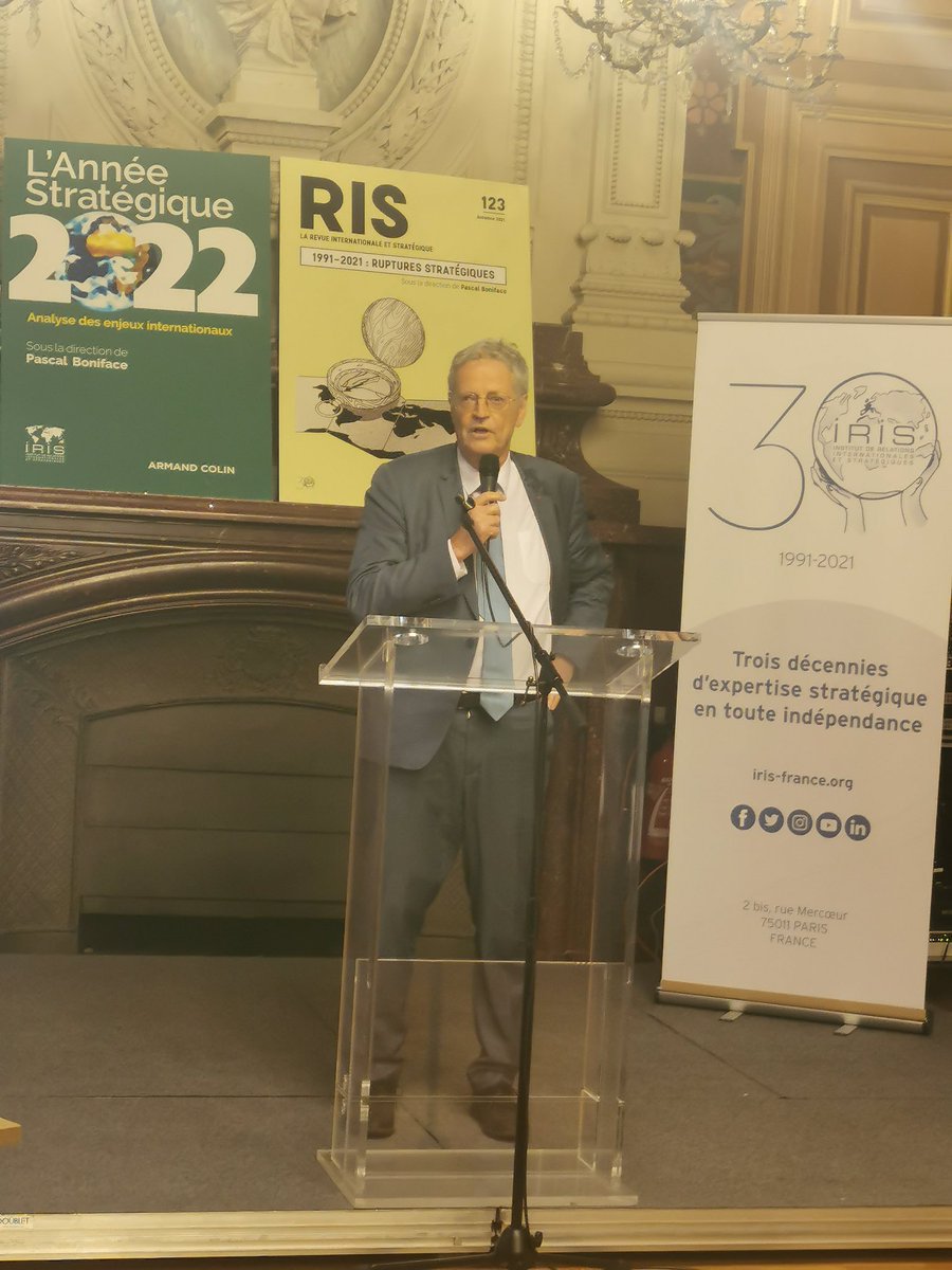 Imen_Mejri_'s tweet image. L'@InstitutIRIS fête ses 30 ans ! 🎂🎉 Joyeux anniversaire au prestigieux partenaire de @NEOMAbs. Merci à @PascalBoniface de participer activement à rendre la géopolitique de plus en plus présente dans les débats et de passionner nos étudiants! #BePassionate_ShapeTheFuture