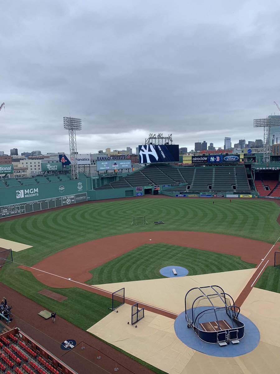 jcmccaffrey's tweet photo. It’s not raining so that’s good. Forecast calls for about 57 degrees at first pitch. https://t.co/ulAuADTrXo