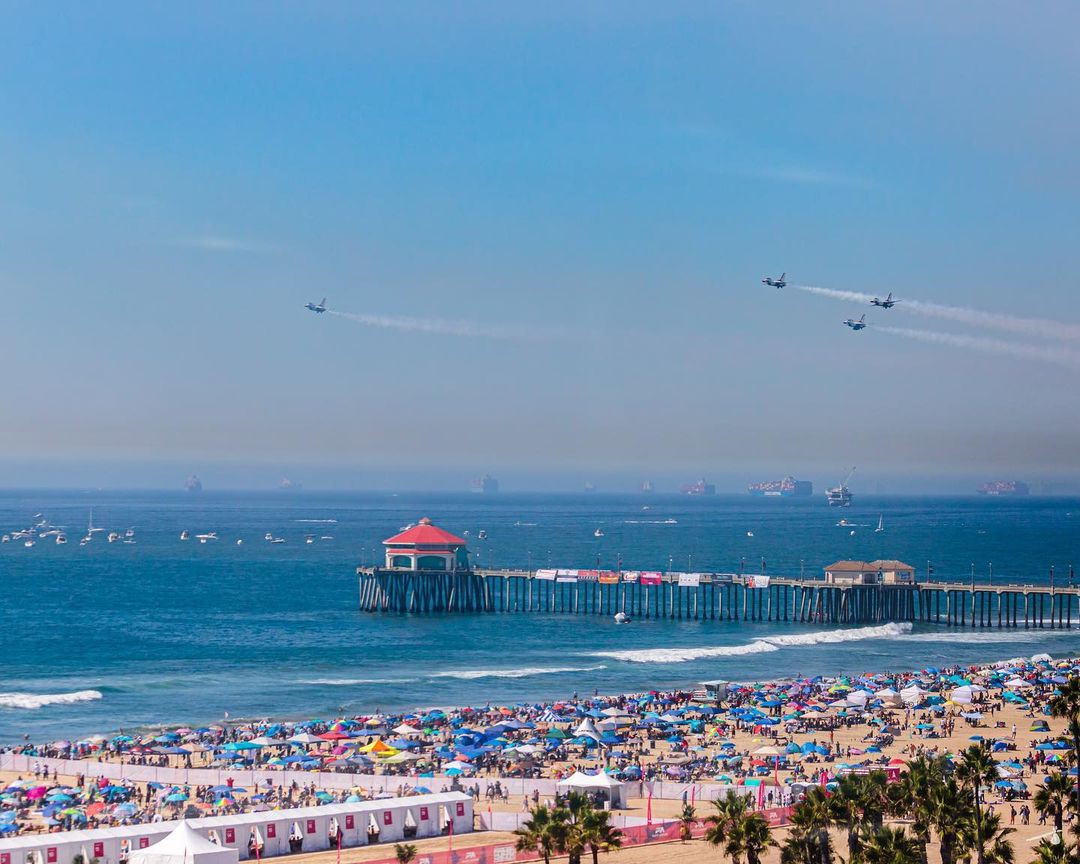 PacificAirshow's tweet image. A few of our favorites from this year’s Airshow! ✈️☀️ Don’t forget to share your photos & videos with us by tagging @Pacific_Airshow & using our hashtag #PacificAirshow!
📸: @refujay, Nick Tellez, Golden Knights Gold Team