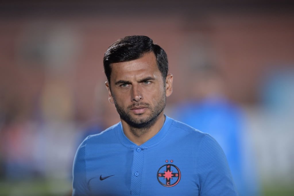 Liga1_en's tweet photo. Costel Galca is wanted by Sepsi OSK Sf Gheorge as manager. He has been without a job since leaving @Vejle_B. Their back up option is the national team assistant coach, Nicolas Dică. https://t.co/Am7jJah75y