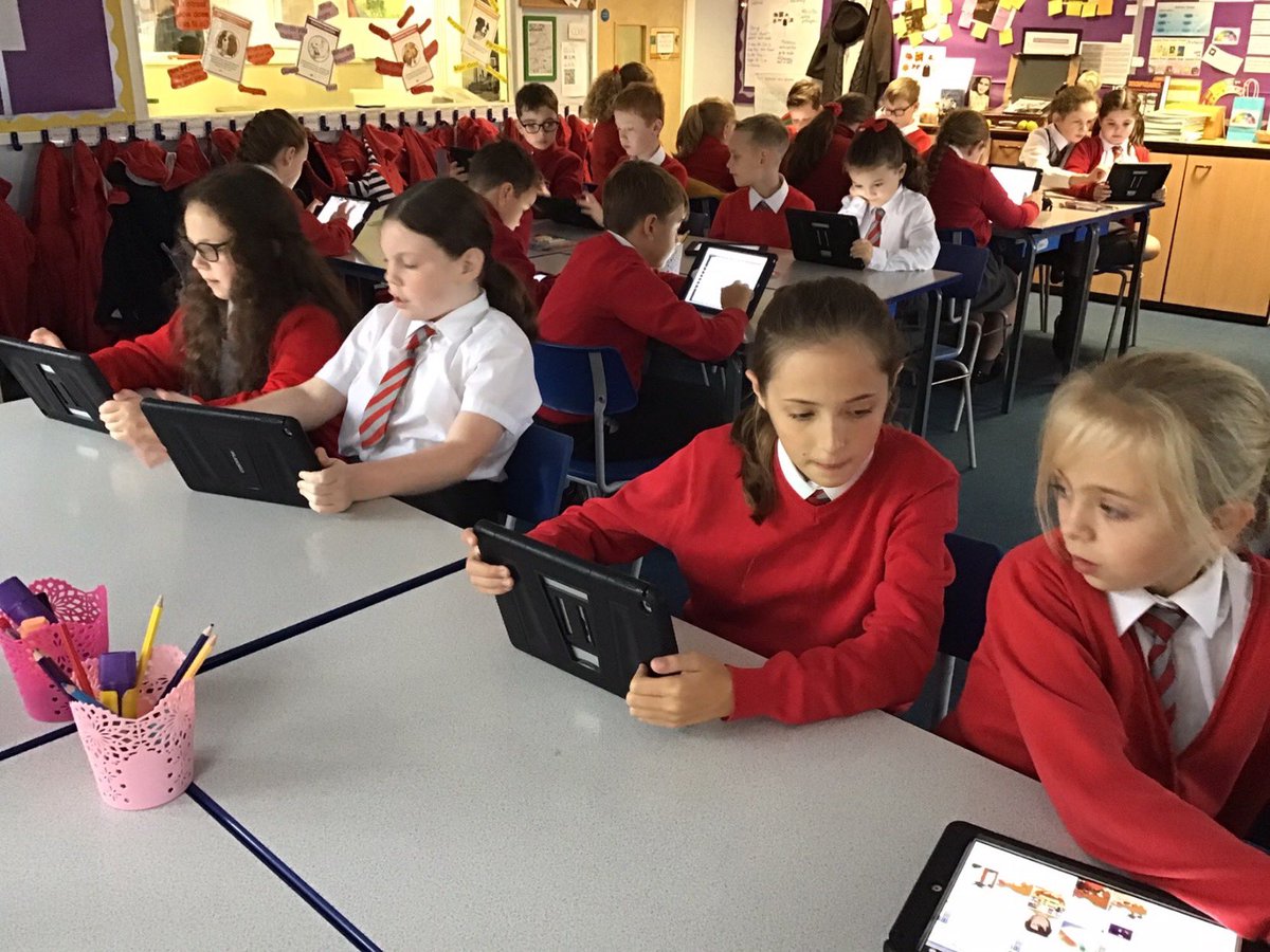 StAnnesKnowsley's tweet photo. ‘My Life Online’ Year 6/5 loved working with @mralanellis to create some fabulous work today. They had wonderful discussion about how to stay safe when using digital devices #sacpskcomputing #sacpskpshe https://t.co/2u8MHjnPq5