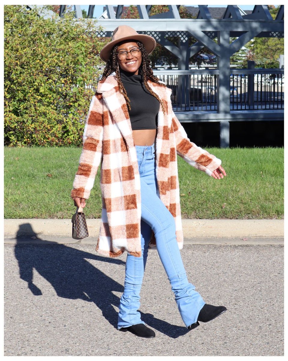 crystalmonay21's tweet photo. Fall Inspo 🍁 Keeping it Cute and Cozy☕️ YAY or NAY? #shein #fallinspo #fallvibes🍁 #explorepage 
Outfit: @sheinofficial https://t.co/ntPysWvnjd