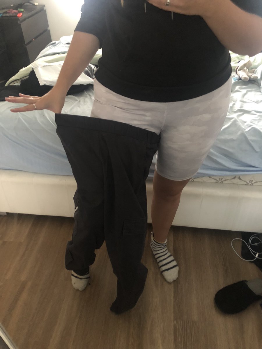 InsertCool_Name's tweet photo. @hm @hmcanada this is seriously awful. I was already upset to go into one of your Vancouver stores and not find a single pair of trousers in any size larger than M, but you call this the same size?? Quite literally fits one of my legs. Be better than this. https://t.co/QOfEesBx0u