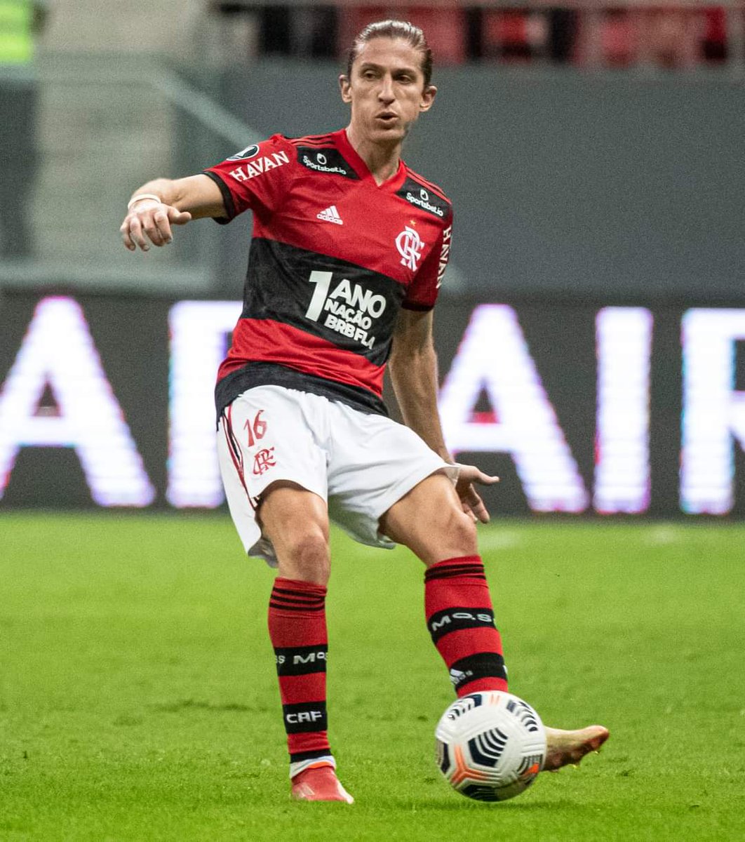 FlaaviiaLiima's tweet photo. Na primeira proposta que o Flamengo fez a Filipe Luís, o defensor aceitou sem nenhuma novela. A renovação aconteceu de forma rápida. O queridão quis ficar e não fez questão de sequer fazer uma única exigência. 

É difícil de acreditar que ele realmente joga aqui.

É MUITO IDOLO. https://t.co/Hel6Dh2xRZ