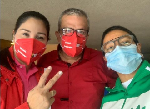 En #Unidad y #Hermandad nuestros Candidatos <a href="/carloscontigo/">Carlos Terán</a> y @angiequintaPSUV en actividad de la DN del <a href="/PartidoPSUV/">PSUV</a> #JuntosSomosMas <a href="/dcabellor/">Diosdado Cabello R</a> <a href="/Gerardo4fPsuv/">Gerardo Márquez</a> #Gobernador <a href="/hojillasilva/">Mario Silva</a> <a href="/NicolasMaduro/">Nicolás Maduro</a>