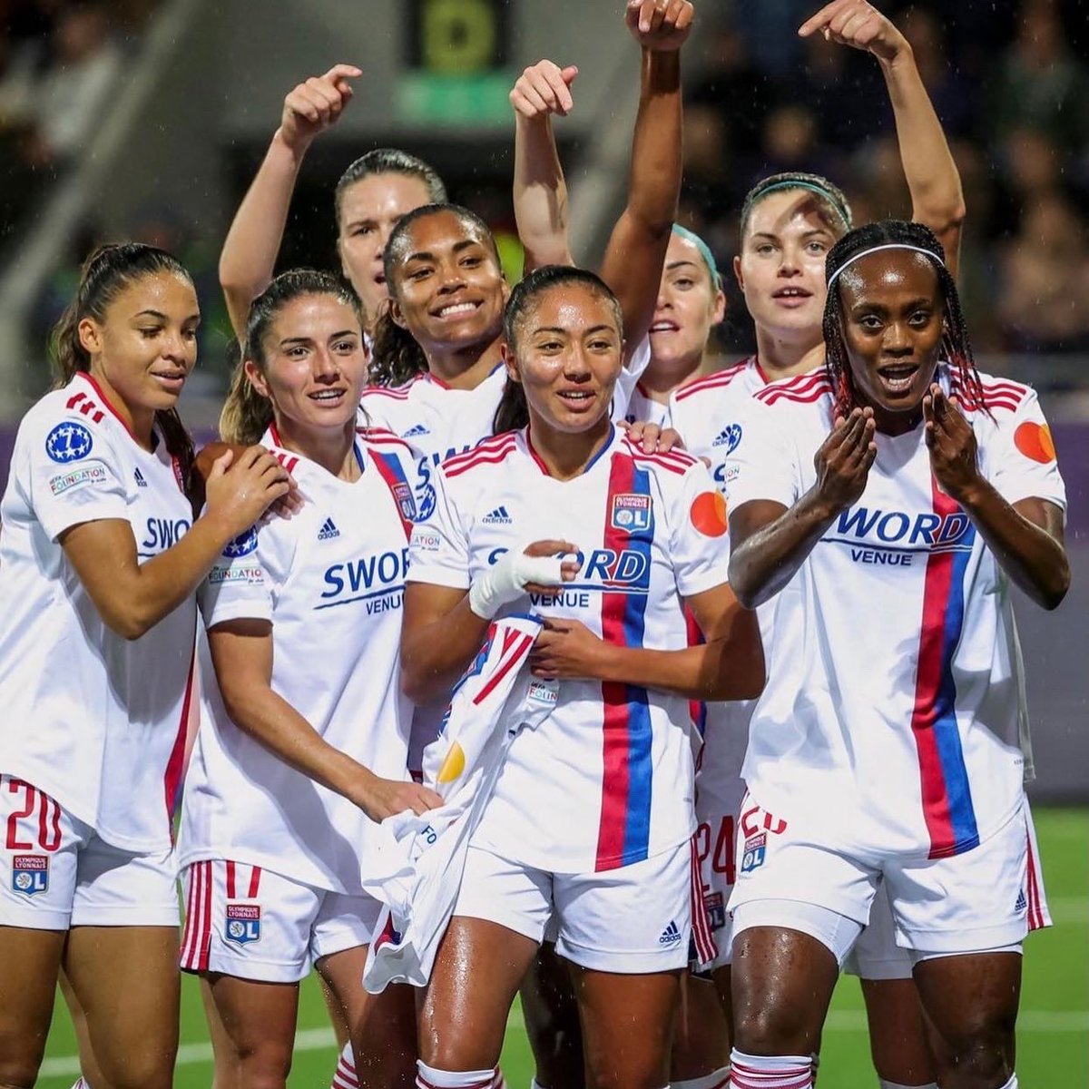 Bravo la team <a href="/OLfeminin/">meg</a> 👊🏽💪🏽
Merci pour la dédicace ❤️❤️❤️😍😍😍