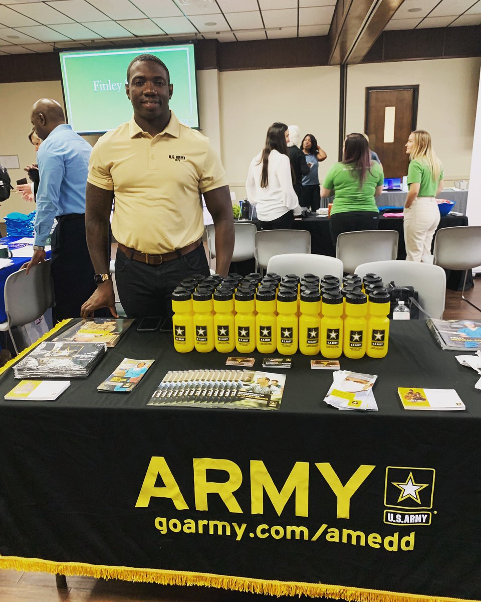 Captain Jones is recruiting and providing great information at the Oklahoma Baptist University Career Fair today.  Thank you CPT Jones for all the hard work you are putting in! #amedd #recruitment #hardwork