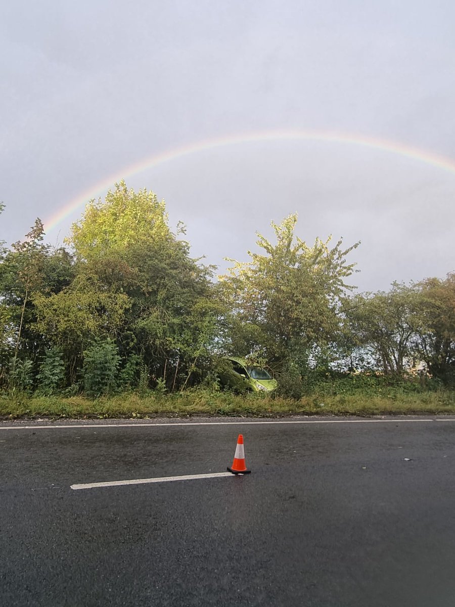 DerbyshireRPU's tweet photo. Did you know...rain makes roads slippery? Please slow down. Particularly relevant on corners, lose your speed prior to the bend. These crashes on the A38 and A516 today show what happens when you don't. Remarkably minor injuries only. #DriveToArrive #SystemOfCarControl https://t.co/7TeRkbr4Yo