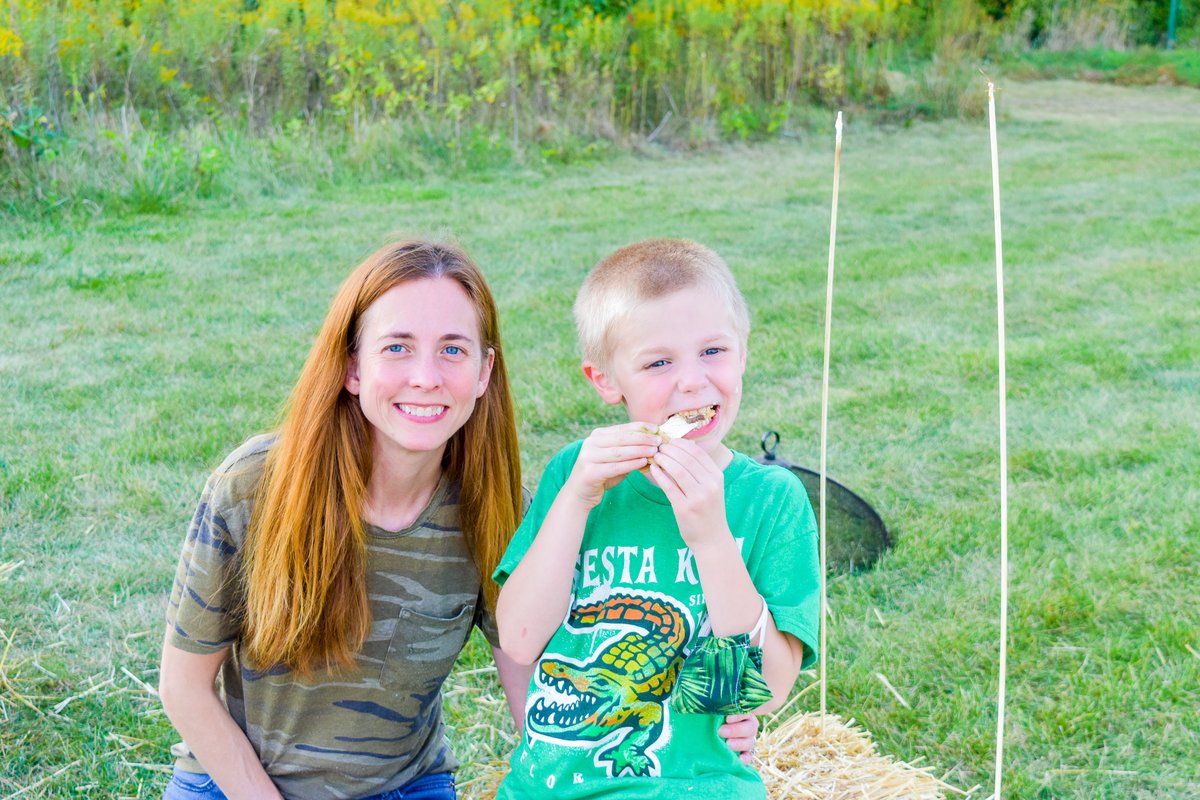 BataviaParkDist's tweet photo. The Mom & Son Wagon Rides event was so much fun last week! ๐๐ Thanks to everyone who came out. โบ Here are some highlights from the evening! #BataviaParks #WagonRides #Fall https://t.co/7kp6hdU0vg