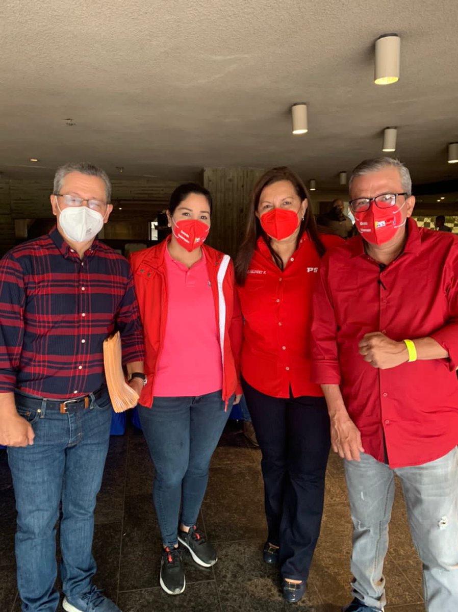 En Actividad con <a href="/PartidoPSUV/">PSUV</a> los candidatos de la patria <a href="/Gerardo4fPsuv/">Gerardo Márquez</a> @angiequintaPSUV <a href="/carloscontigo/">Carlos Terán</a> <a href="/gestionperfecta/">Carmen Meléndez</a> #JuntosTodoEsPosible <a href="/dcabellor/">Diosdado Cabello R</a> <a href="/hojillasilva/">Mario Silva</a> #DefensaSoberana ✌🏼