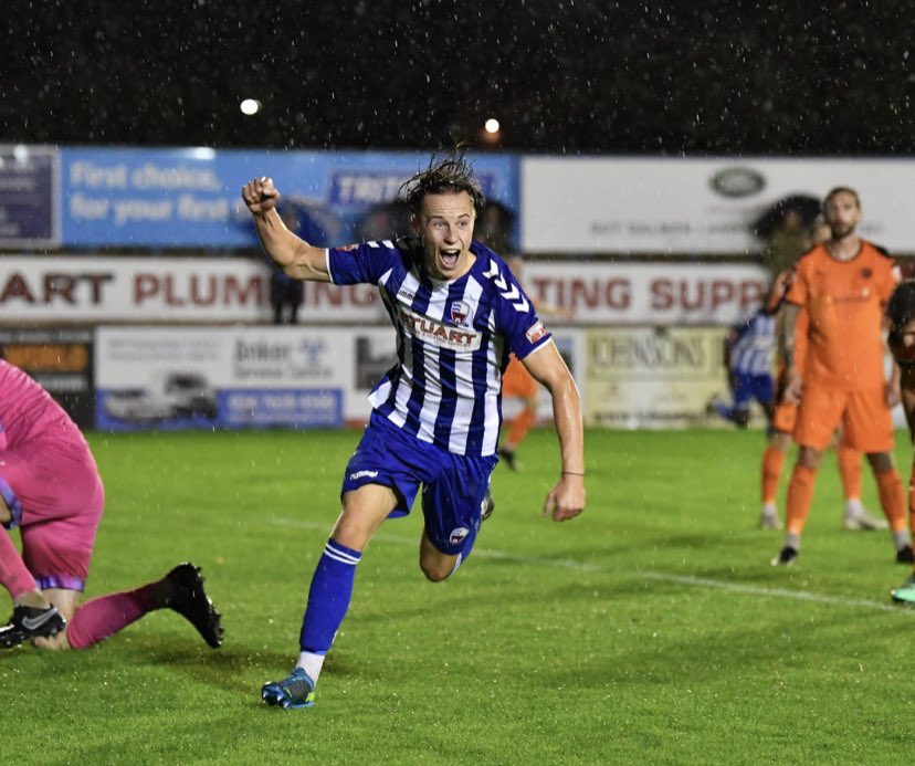 NuneatonTFC's tweet image. Massive congratulations to September’s player of the month @connorshanks10! What a month the @htafc loaner has had 🔵⚪️