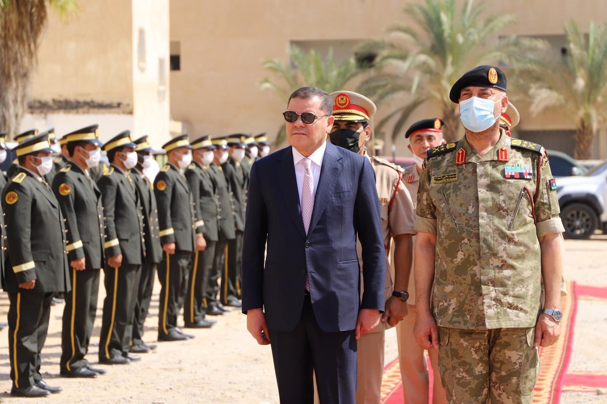libyanarmymedia's tweet photo. بتاريخ اليوم الإثنين الموافق 5 أكتوبر 2021 م استقبل رئيس الأركان العامة للجيش الليبي الفريق أول ركن محمد الحداد بمقر كلية الهندسة العسكرية رئيس حكومة الوحدة الوطنية وزير الدفاع السيد عبد الحميد الدبيبة .. https://t.co/KUJ36oE3ZX
