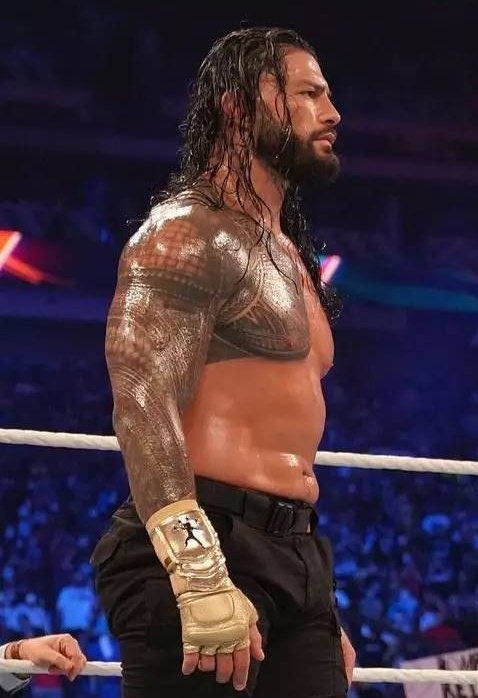 _RomansLegacy's tweet image. The only Champion I want…. ALWAYS! I’ll be back!!! Just look at him 🔥 

#RomanReigns My #1Guy #BornForGreatness