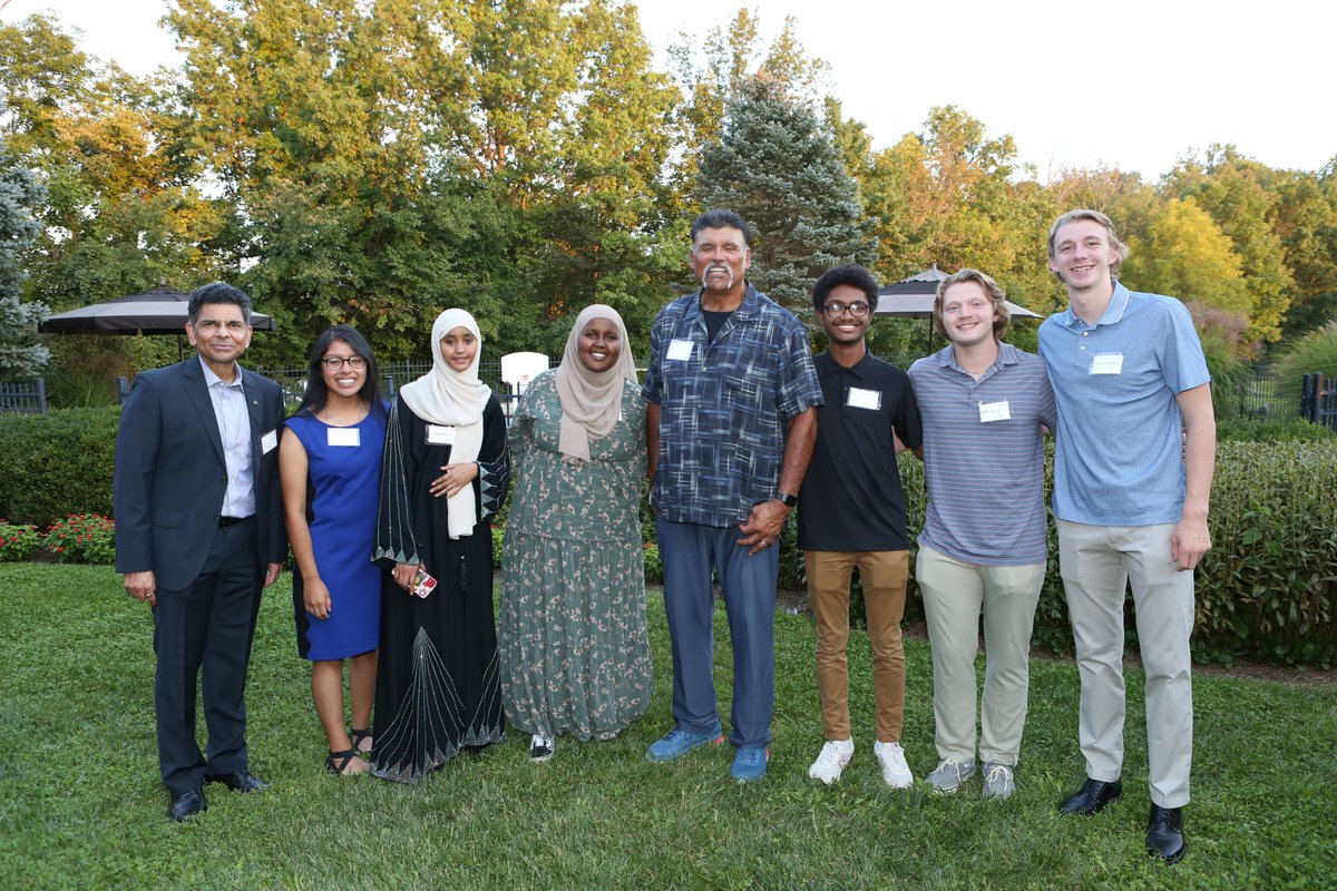 MunozFoundation's tweet photo. (1/2) #ThisTimeLastWeek we hosted our annual #PartnerDinner to celebrate the support of our amazing partners and 3 of our AMF-@nkuedu Scholarship Fund recipients.
Photo Credit: @McDanielsPhoto https://t.co/W3cYqMiWos