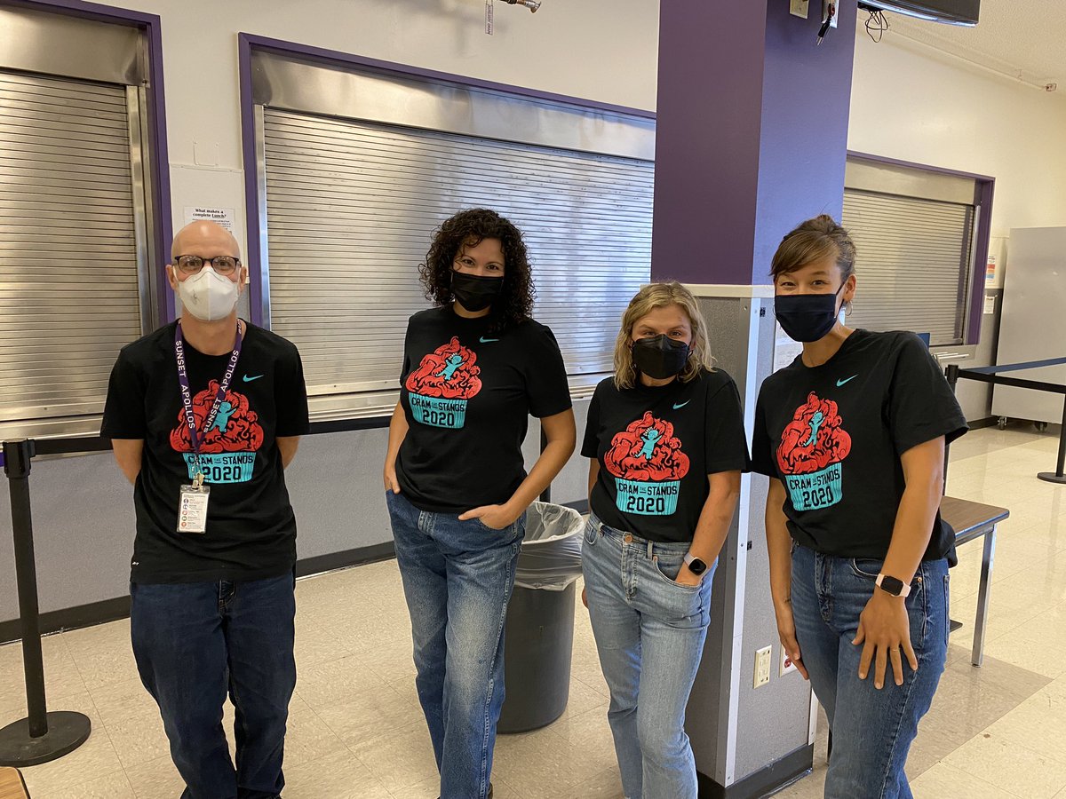 SunsetLarson's tweet photo. #twinday with some of my favorites @SHS_Apollos ๐ #goapollos https://t.co/wHGGg44i2b