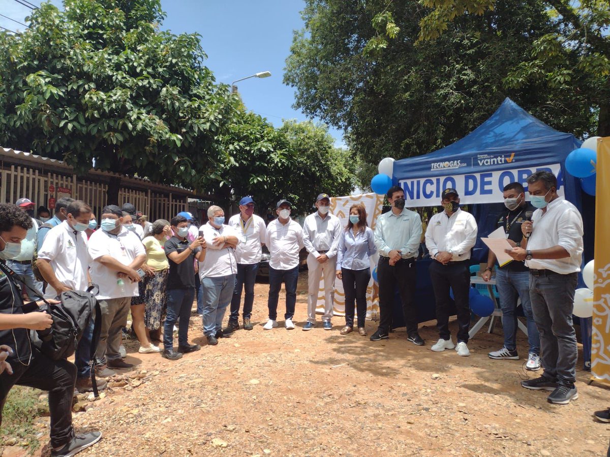 NaturgasCol's tweet photo. Más de 200 familias podrán encender sus estufas con gas natural en Barrancabermeja.
Nuestra afiliada #GasOriente sigue generando bienestar para los colombianos con este nuevo proyecto 🍃 en el barrio Pablo Acuña. https://t.co/CjSYegwN6q