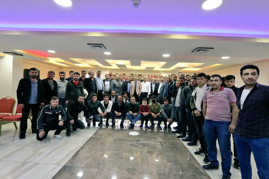 avmyalcinkaya44's tweet photo. Gençlerimizi sadece istiklâl ve istikbâl mücadelesinin neferleri olarak değil aynı zamanda büyük ve güçlü Türkiye'nin mimarları olarak görüyoruz.
Dualarını bizlerden eksik etmeyen Umudumuz, Sevdamız Geleceğimiz olan gençlerimiz ile bir araya geldik.
#BizGüçlüBirAileyiz
@RTErdogan https://t.co/kSsRhejCTx