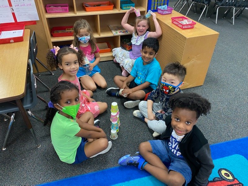 BearsBrinker's tweet photo. Kindergarten engineers competing in a cup stacking challenge! #PISDPoweredbyLearning https://t.co/hEzuUrI4hZ