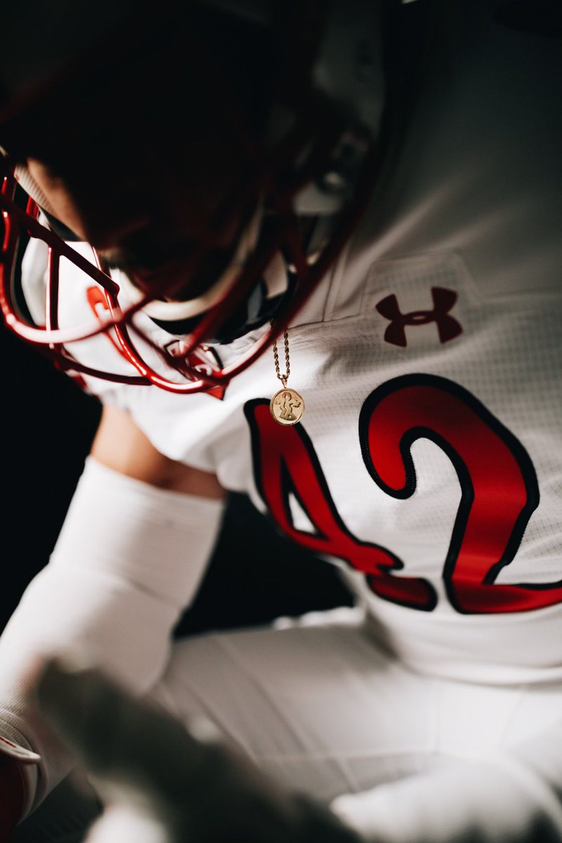 Utah_Football's tweet photo. New all white throwbacks are here 🔥 https://t.co/o4mwdTjjVO