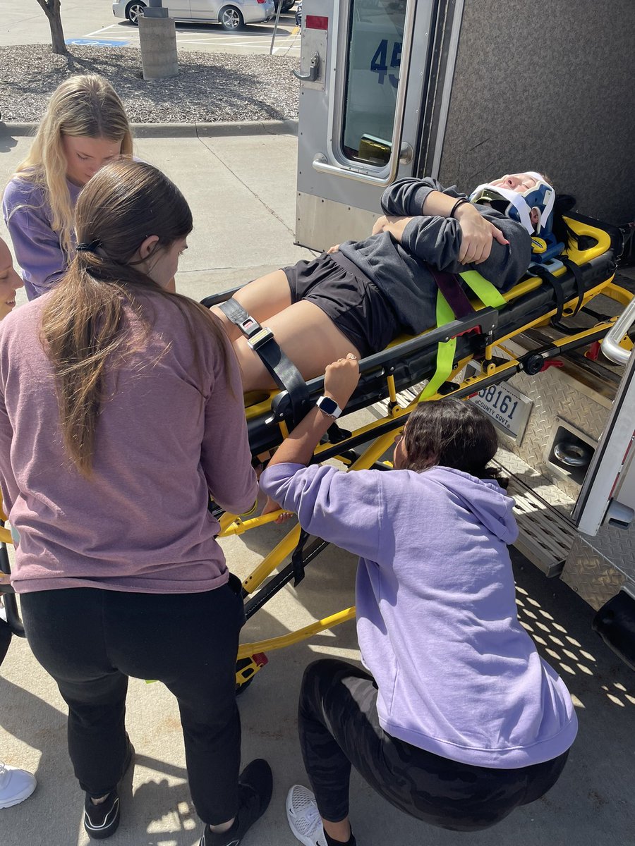 Excellent skills by the HSA Senior EMT fall class moving patients to ambulances!