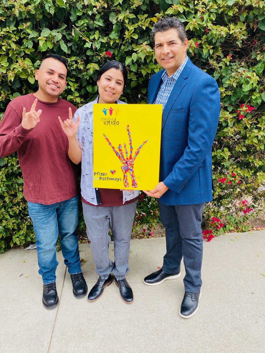 familiaunida98's tweet photo. Irma Resendez CEO @FamiliaUnida98 - Diana Lopez & Nick Alfaro - #AbilitiesinActionHonorees - #HectorRamirez #Pfizer #Recognition - #NationalDisabilitiesAwarenessCelebration https://t.co/2bEFkNVvwW