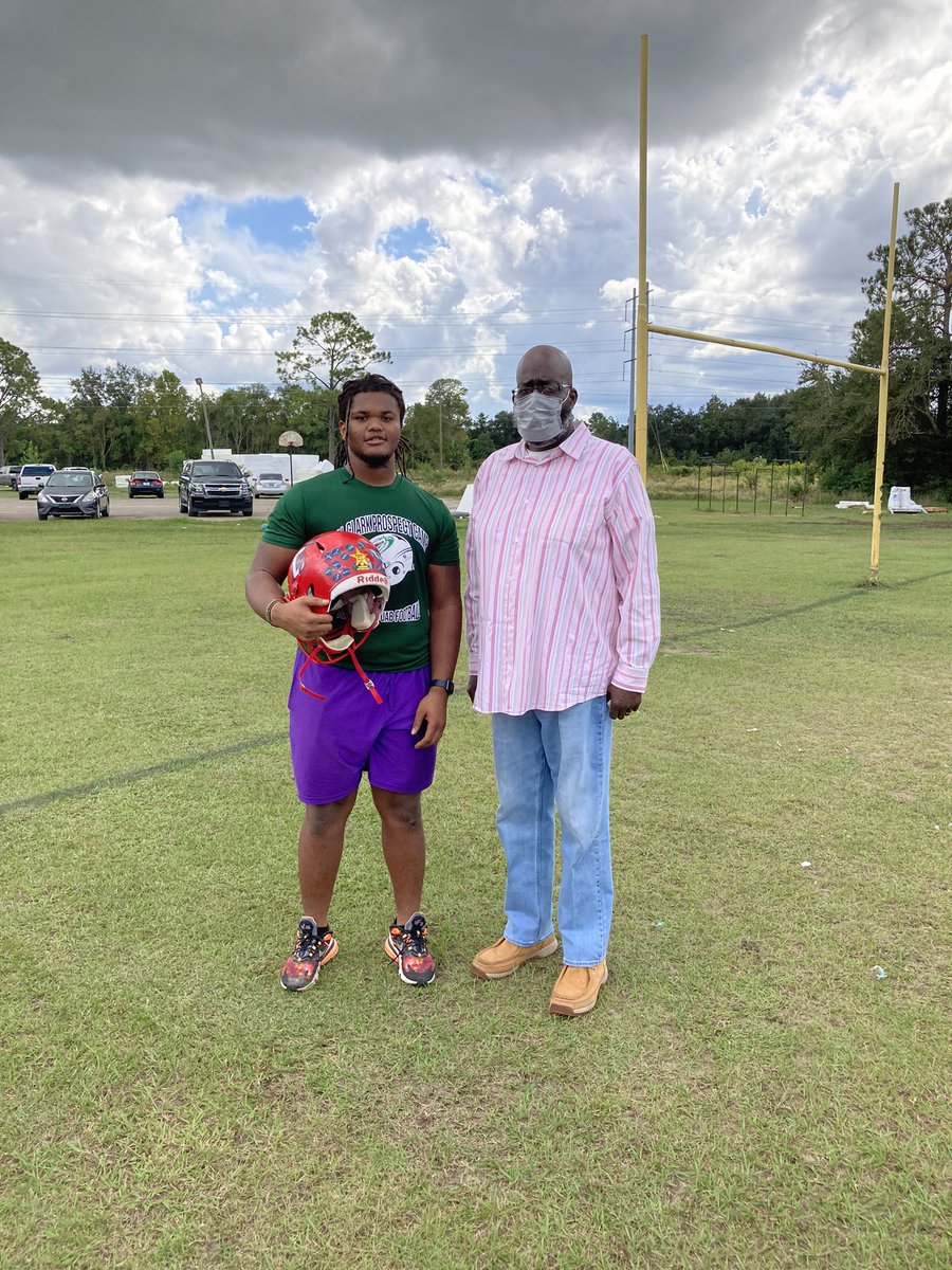 Lit05849032Ryan's tweet photo. Congrats to @JadenPalms17 for winning The Crichton Optomist Offensive Lineman of the week for his efforts in our 34-7 win over Cottage Hill! He had graded 94 and had 7 pancakes in the win! https://t.co/3GLkPxBgMd