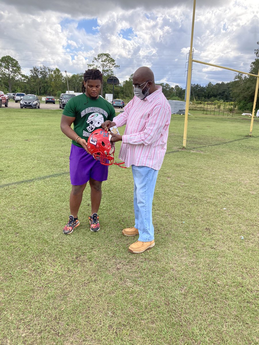 Congrats to @JadenPalms17 for winning The Crichton Optomist Offensive Lineman of the week for his efforts in our 34-7 win over Cottage Hill! He had graded 94 and had 7 pancakes in the win!